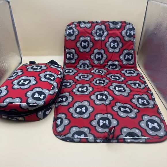 Disney Minnie Mouse Baby Diaper Change Pouch with Matching Changing Pad Inside - Picture 9 of 14